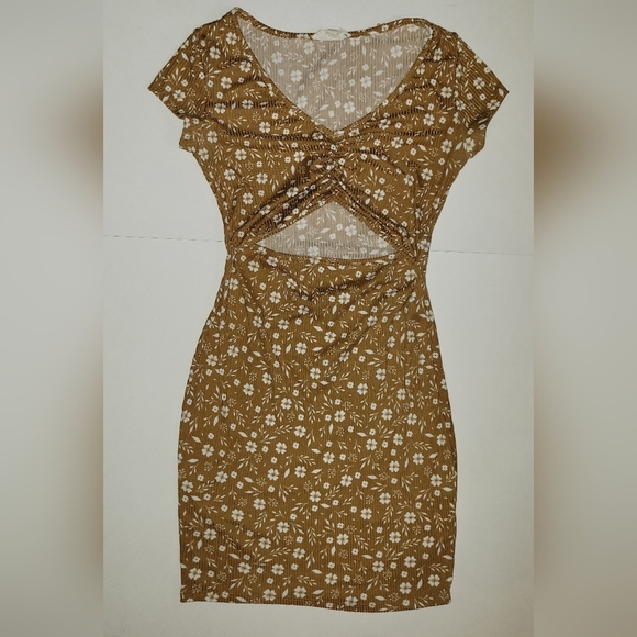 🌸3/$15 Jessica Simpson Floral Print Tan Ribbed Short Sleeve Cutout Dress - Picture 1 of 7